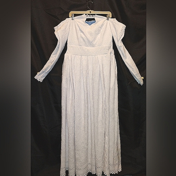 VTG Off The Shoulder wedding dress - Picture 2 of 13